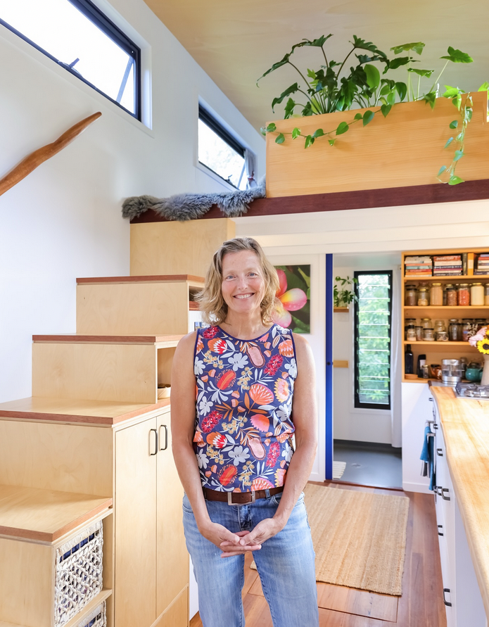 learn how to build an off grid tiny house on wheels in Australia